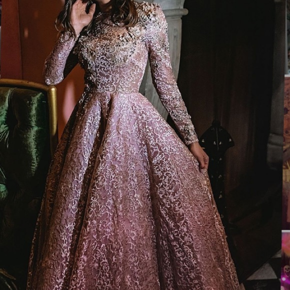 Macduggal Gown size 6 - Picture 4 of 10